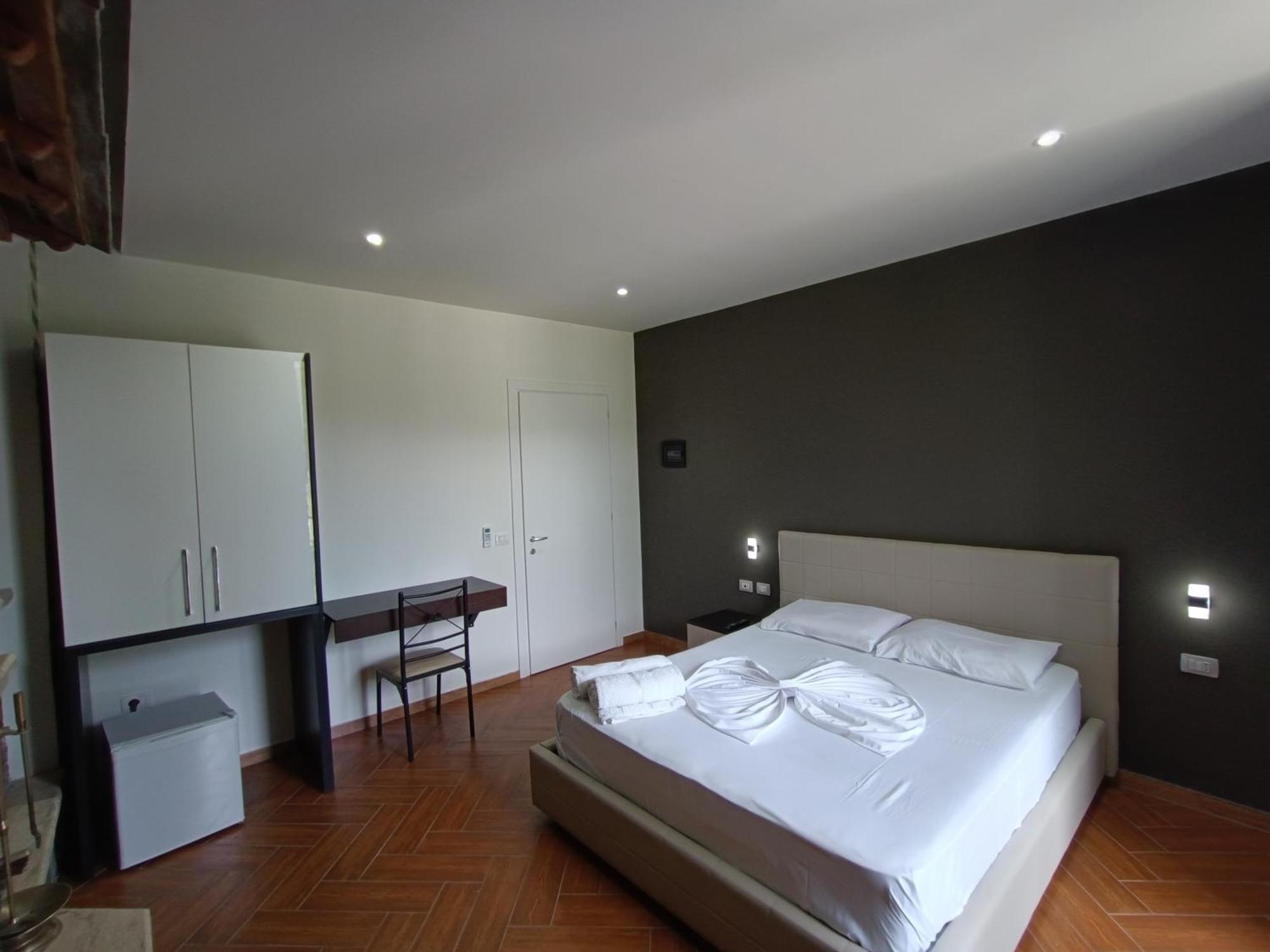 Hotel Kavalona Park Vlorë Zimmer foto